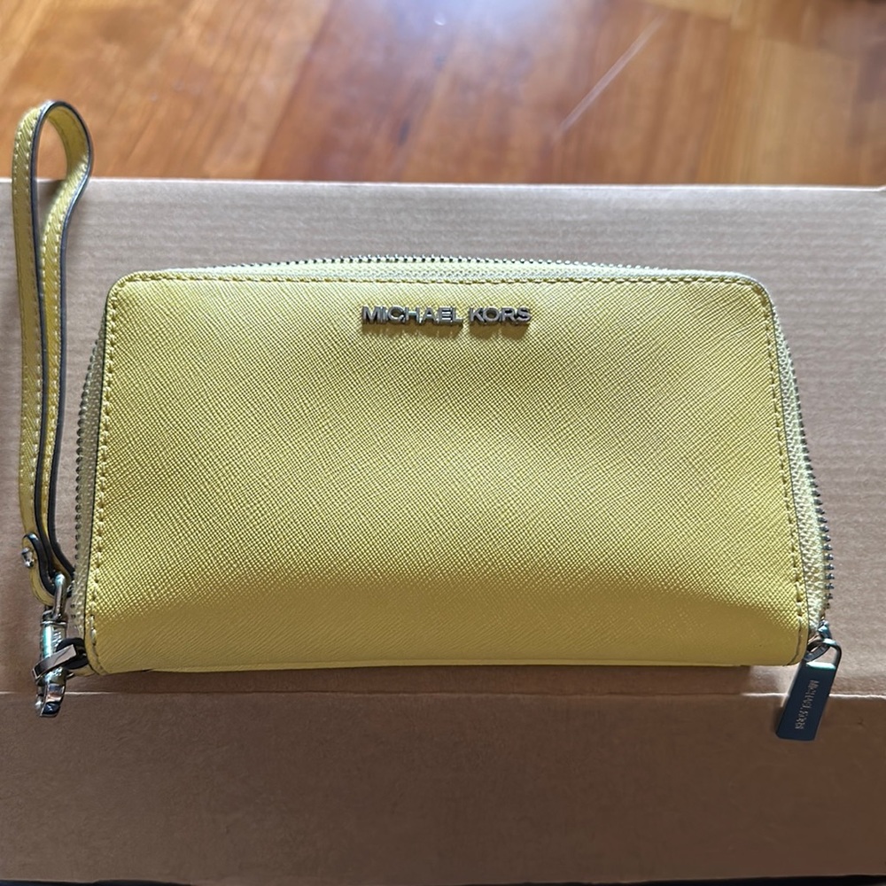 Michael Kors Jet Set Zip Around Phone Holder Wallet Wristlet Sunshine Yellow
